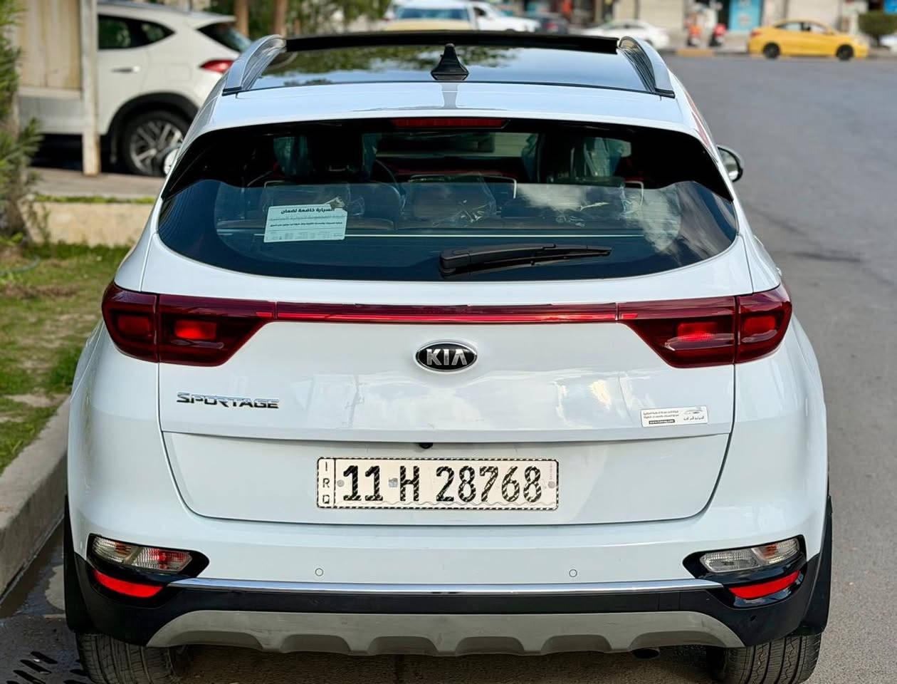 السلام عليكم
 كيا سبورتج فول موديل 2020
رقم بغداد الجديد هزه جديده باسمي تحويل مباشر
ماشيه 60 الف
كير و محرك مكفوله 
مواصفات
بصمه 
ابواب بصمه
بانوراما
صندوك كهرباء
حساس خلفي 
حساس امامي 
كشنات كهرباء
3 انظمه قياده 
شاشه وكامره
تحكم ستيرن  
اشاير مري 
مكينه 2000 دوش
بيها بارد بلهلال مال جاملغ خلفي 
السعر 203 وبيها مجال 
العنوان بغداد حي القاهره قرب جامع النداء
 الرقم ***********
