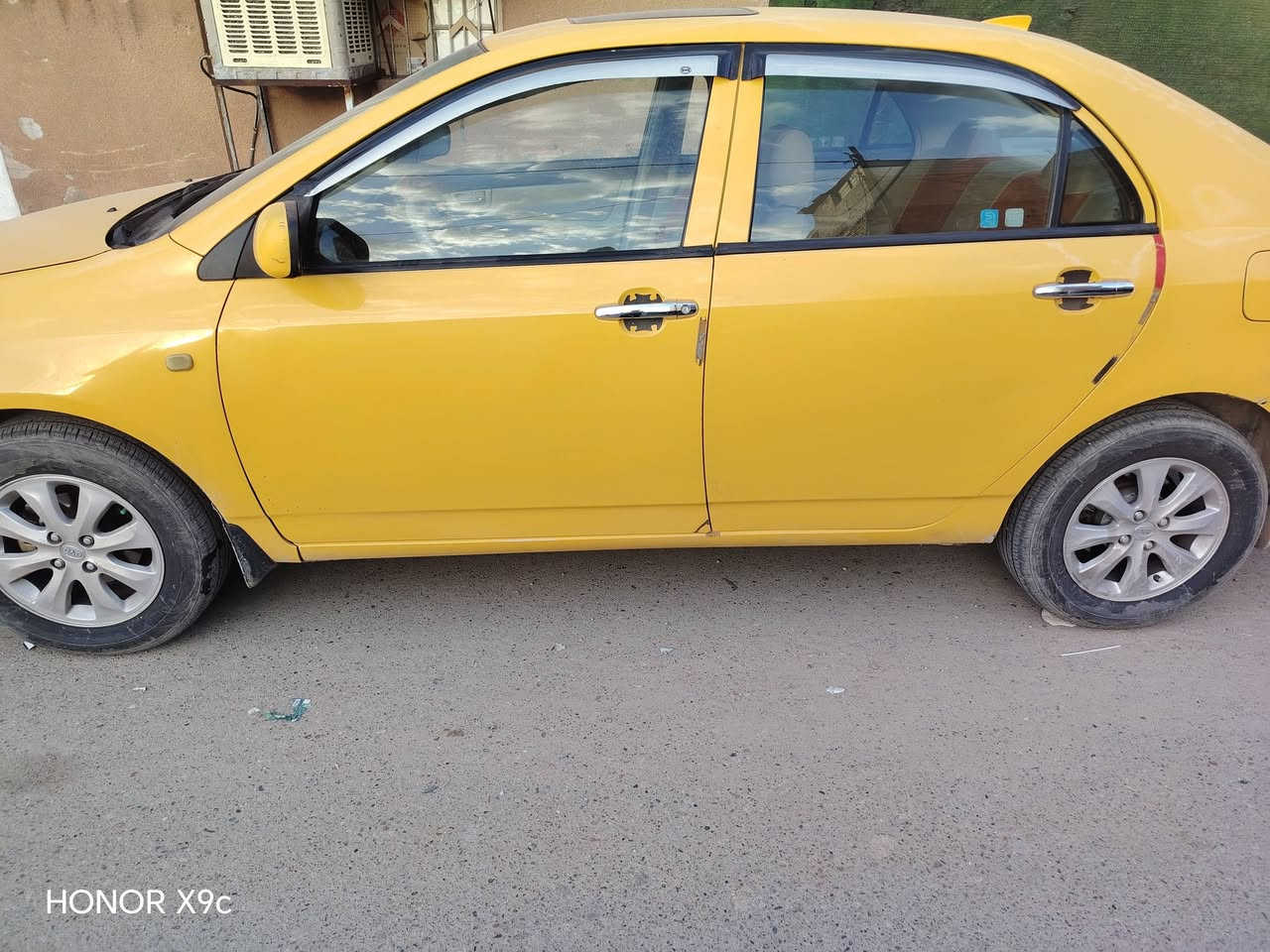 سلام عليكم بي واي دي 13 f3 للبيع مكفوله كفاله عامه ماعده باب السايق بارد شبر بدون صبغ الباقي كفاله كير ومحرك تأيرات جدد حداديه جديده صدرها نضيف كلج كامل صار شهر من شديته
السعر 55 وبيها مجال حك جيه
الاستفسار
***********
