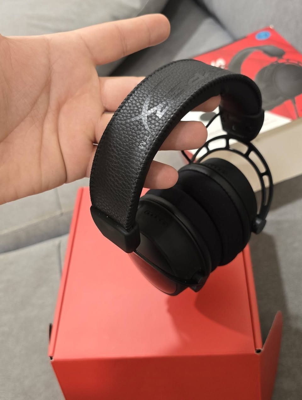 للبيع سماعة HyperX Cloud Alpha S 

السماعة استعمال خفيف ونظيفة كلش، وحالتها ممتازة ومبينة من الصور.

وياها جميع الملحقات الأصلية:

- المايك
- الواير
- كرت الصوت USB
- الجنطة مالتها
- الكارتون

تدعم جميع المنصات وتشتغل على أغلب الأجهزة، منها البلايستيشن، الإكس بوكس، البي سي، اللابتوب، والموبايل.

السعر 85 ألف ، وبي مجال بسيط للطيبين.


**إذا كنت صاحب هذا الإعلان وتريد حذفه لأي سبب، رجاءا أرسل رسالة إلى الدعم الفني**