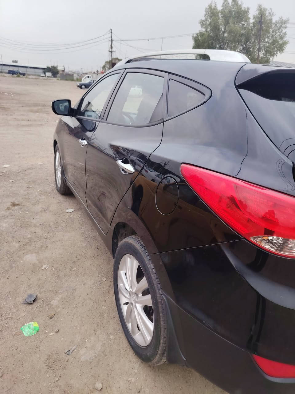 السلام عليكم من رخصة الادمنية توسان موديل 2010 كامل مواصفات .رقم شمالي مميز
. فول مواصفات
.بصمه
.فتحتين
.مري شفط
.كشنات كهرباء
.ماشية 144 حقيقي
.لون اسود
.مكان بغداد المدائن سلمان باك
.السعر 135 وبيها مجال انشالله
.كير مكينة خير من الله
هـ / *********** متوفر واتساب
