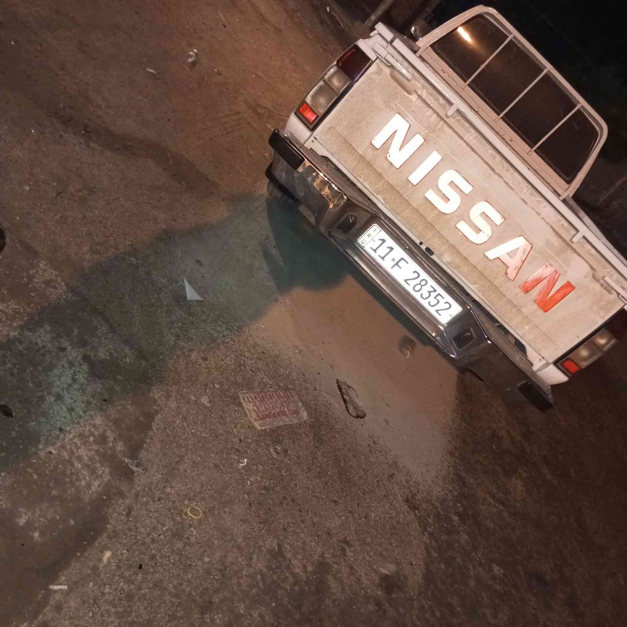 للبيع بيكم نيسان نك قماره ٥جنكال سياره ماناقصه شي كير مكينه شاصي كهربايات اكسن كله جاهزه خير من الله مكان السيار الدوانيه السعر ٨٥وبيه مجال ***********
