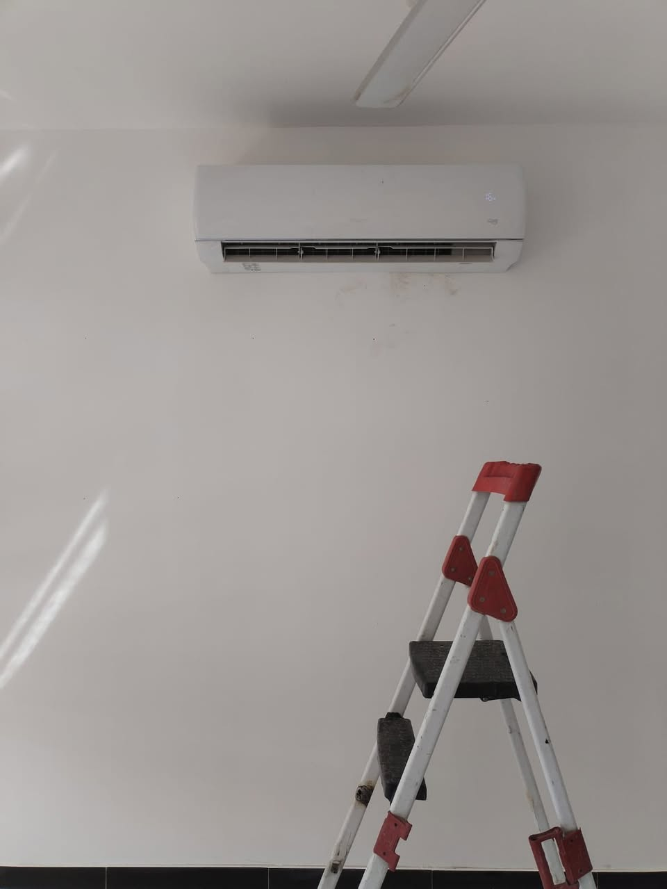 � لا تنخدع بالسعر الرخيص وتخسر مرتين!
مو كل واحد يركب سبلت يعرف شلون يحافظلك عليه ❌
الفرق يبين من أول تشغيل… تبريد قوي وشغل مرتب ❄️👌

━━━━━━━━━━━━━━

✅ تنصيب سبالت باحتراف
✅ تنظيف وصيانة
✅ فحص وضمان شغل
✅ التزام بالمواعيد

━━━━━━━━━━━━━━

📞 للحجز والاستفسار:
***********

🔥 شغل يبرد قلبك قبل المكان
