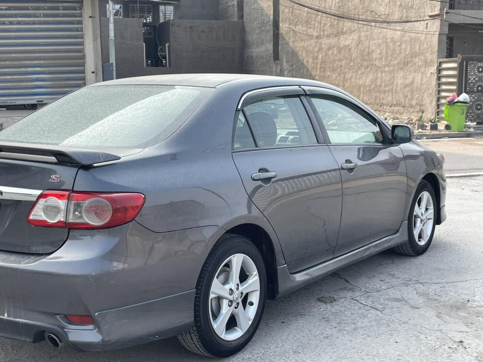 سلام عليكم كورلا مديل 2013 (S)حادثها الباب الصدر مبدل ولباب الخلفي صبغ بدون دواخل كير مكينه تبريد تدفئه تخم تاير صدر امامي خلفي كله عل وضع شركه سياره جاهزه من كل نواحي سعر سياره (113)وبيها مجال مكان سياره بغداد حي جهاد رقم ***********
