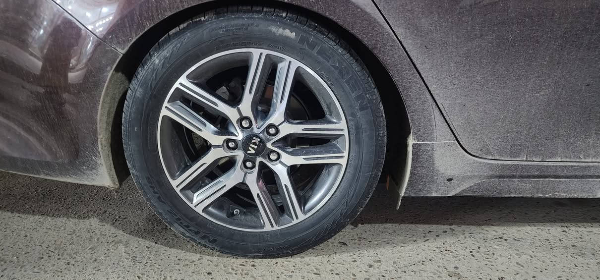 تخم ويل كب مع تخم تاير نظيف حجم ١٧ بلادي ابو الختم شرط مكفول من التصليح والعواج السعر ٤٥٠ الف مكاني كربلاء ***********
