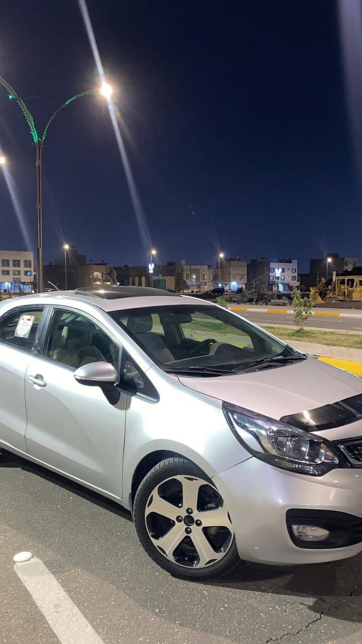 السلام عليكم كيا ريو 2015 صبغ عام طخة بلجاملغ الخلفي خليجي فول مواصفات فتحة بصمة رقم جديد كربلاء السيارة  مكاني كربلاء السعر ٨٥ وبيها مجال بسيط  ***********
