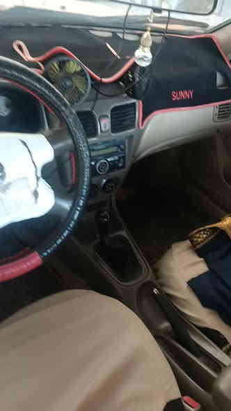 بسم الله والحمد لله سنه 2010 سياره بها ضربه بالبكم الايمن واصل للتكمل بالغماره سياره جير ومحرك وتخم تاير وتبريد جديد كله شغال والسياره سعرها 75 عنوانها بغداد علوت الرمل يوسفيه رقم الهاتف ***********
