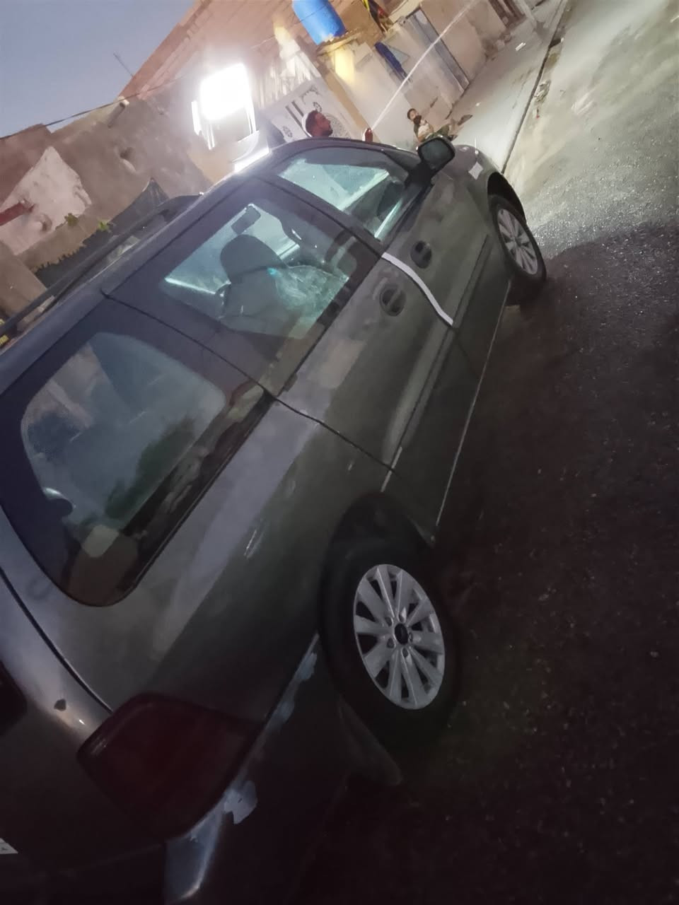 كاسلام عليكم من رخصت صاحب الكروب سياره فورت موديل 2006تبريد ثلاث قطع مكينه وكير بلادي مكينه ٦ سلندر كير تعليك كبريسر عطل وحداديه اماميه ابيع بسبب المريض الله يجفيكم الشر 
مكان السياره نجف *********** السعر ٤٠ وبيه مجال
