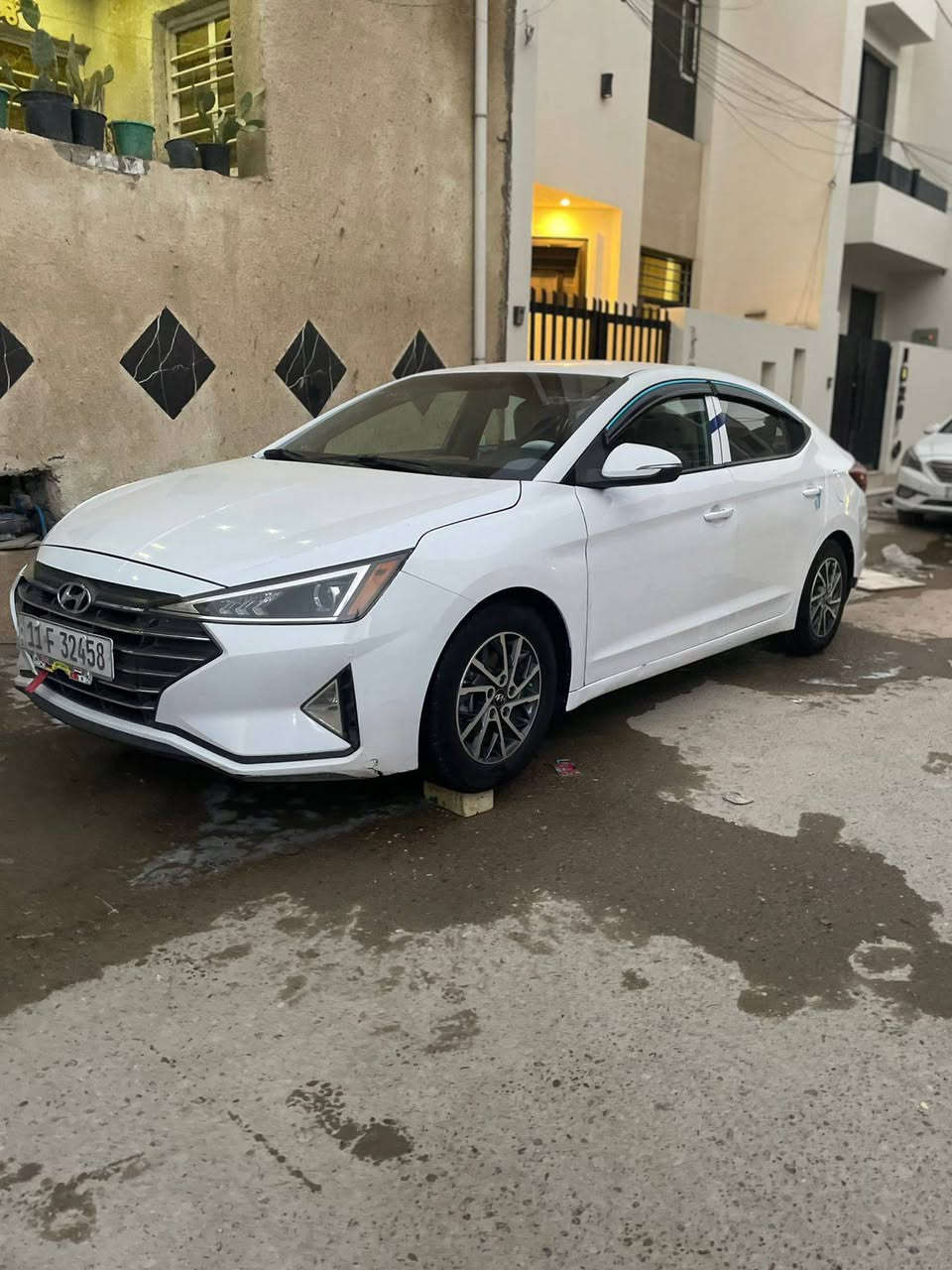 سيارة  النترا موديل 2019 نص فول، أمريكي، سعرها شده وتلاثين. للاستفسار: ***********.”
