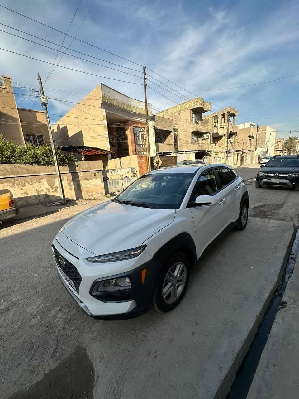 كونا موديل 2021
سويج
شاشه جبيره وشاشه اعطال 
كامره خلفيه 360
كار بلي تحكمات ستين جهتين 
مانع انزلاق 
تحديد مسار 
ويل كب رقم بغداد 
رادار امامي 
داخل مخمل لونين رصاصي واسود 
حادثه جاملغ وبنيد مبدلات وشويه مرشوش الجاملغ الثاني 
وشويه تعمير بخشم الشاصي مكانها الامين او شارع الربيعي ‭0770 775 5194‬
