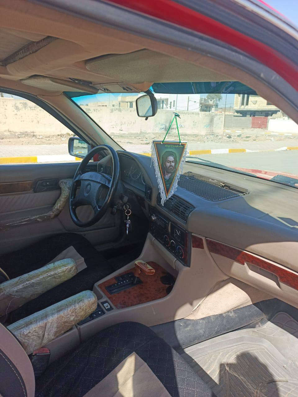 ​#للبيع_أو_المراوس_حسب_القناعة 🚗
النوع: BMW 525 (بي أم دبليو)
الموديل: 1993
الرقم: نجف (ألماني/نكليزي) - السنوية والهزة جديدة وباسمي (التحويل مباشر)
​تفاصيل السيارة:
​الصبغ: مصبوغة "جمالية" فقط، مظهرها الخارجي توب.
​الحدادية: 100% وجاهزة من كلشي.
​التواير: تخم تاير جديد.
​الحالة: سيارة مال "جناي" ومعدلة، مو محتاجة أي مصاريف، وترايها وين ما تحب (افحص وين ما تريد).
​العرض:
​السعر: 60 ورقة (وبيها مجال بسيط للشراي الطيب).
​المراوس: متوفر حسب القناعة، ومستعد أدفع "فرق بسيط" إذا كانت السيارة المقابلة تستاهل.
​المكان: واسط - الصويرة
للتواصل: [‏‪***********‬‏] أو مراسلة الخاص
