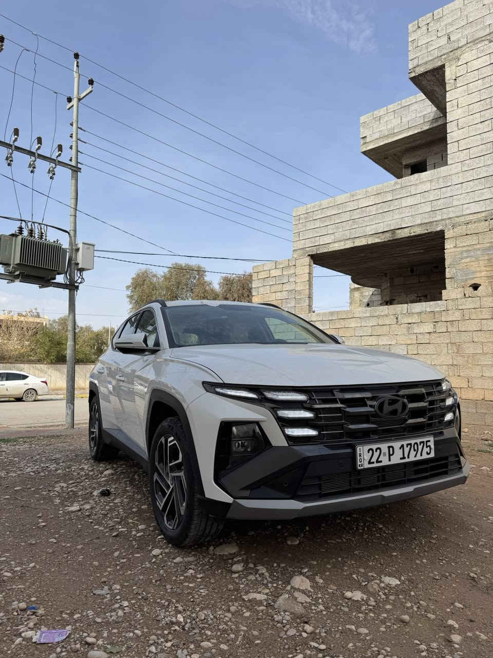 تحيه طيبه…….
للبيع هونداي توسان موديل 2026 خليجي 
لون ابيض ثلجي 
ماشيه 2000 كيلو متر فقط بعدها زيرو 
رقم اربيل بشرط الوكاله او التحويل 
مواصفات(بصمه-تشغيل عن بعد-كشنات كهرباء-كشنات تدفئه-صندوق كهرباء-ويل كب19-بردات خلفيه-مري شفط-اشاير بالمري-قطعتين تبريد-بعد هوايه مواصفات بيها …………..الخ)
السياره مكفوله من كلشي بعدها بحالة الوكاله 
وبسعر مناسب 240 ورقه وبي مجال 
مكان السياره ديالى خانقين 
للاستفسار ***********
