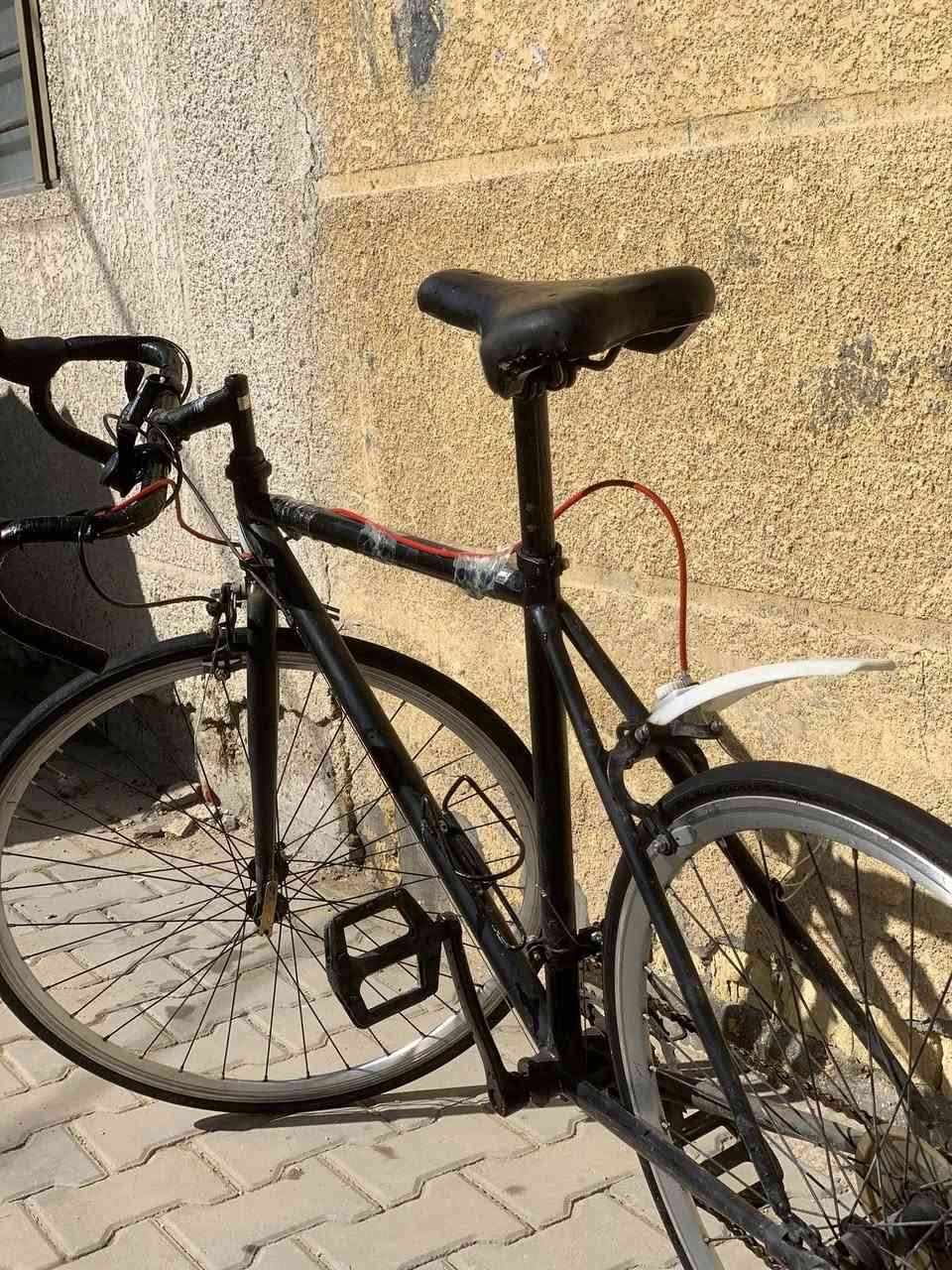 سلام عليكم ورحمة /بايسكل c700للبيع نضافه 70/100/فقط كير مايشغل والباقي كلشي شغال /وسعر110وبي مجال /العنوان بغداد شعله شارع 60عل  غربي /الاتصال فقط واتساب /رقم ***********
