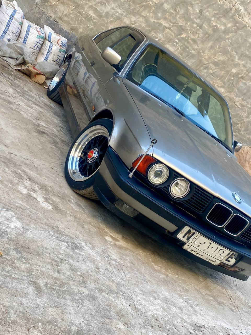 للبيع او المراوس BMW  مديل 1992
مكينه كير كفاله حجم 535i
رقم بصره سنويه مامنتهيههه تحويل ثاني يوم
حداديه حلوه نقص بسيط 
تبريد شغاله دواخل حلوه دشبول جديد
لايتات زنون عالي ناصي عيون متغيره الاوان
تخم تاير ويل رياضي كزوز رياضي صوت رعب
السعر 
42$قفل.......
*********** البصرة, العراق
