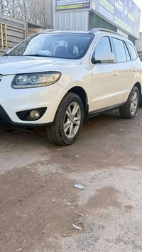 اعتذر عن المراوس بيع نقد  السلام عليكم سنتافي للبيع 2012  محرك ٦ 7راكب...