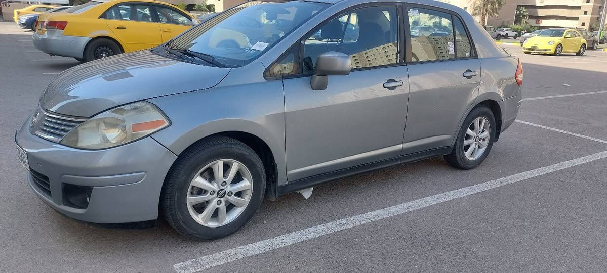 نيسان فيرسا ٢٠٠٩ محرك ٢٠٠٠ كير at تبريد شغال ضربتها باب السايق بأمريكا ومبدل
السيارة بأسمي  مكانها بغداد مجمع بسماية السعر ٧٧ وبيها مجال قليل
للتواصل ***********
