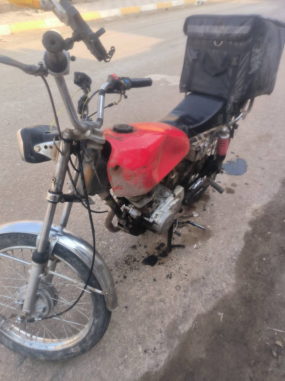 ناعمه شاصي بارت اوراق خمسه موديل 2014 محركها تعبان ابيعه كوم حديد وياله جدد هنه والتأيرات  سعرها 350 وبيه مجال
ناصريه الاسكان الصناعي ***********
