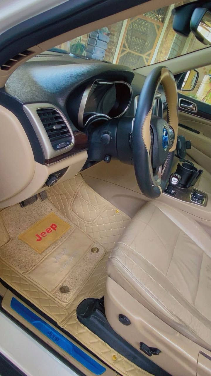 السلام عليكم 
جيب 14 خليجي لمتدد 
السعر (215)
_صبغ مقدار شبرين بين البابتين   مرفق السونار ، الباقي كفالة
_  كلشي موضح بالسونار 
_مكان السيارة بغداد /
_محرك كير كفالة بلادي مامفتوح
ماشية 163 الف كيلو 
رقم الهاتف : ‭***********
_بأسمي وتحويل ثاني يوم 

فول مواصفات ١/١   لمتدد
حجم المحرك: 3600
تخم تايرات جديد 
تخم ويل 20 جديد
دبل سلايت بانوراما 
شاشه جبيره 
شفتات ستيرن 
جنطه كهربائي شفط 
دبل كزوز خلفي 
حساسات اماميه + خلفية 
سستم صوت 12 سماعة 
دمامي خلفي بلصندوك
اوتو بارك مساعد اصطفاف
قطعتين تبريد ثلج 
كشن خزن ميموري 3 وضعيات
سيدي بلجكمجة
مري شفط
يدات ستيل اصل 
الداخل صاج ملكي  
 كامرة خلفية دوارة اصلية
 استيرن كهرباء +  تدفئة
 فول تحكم استيرن (جهتين امامي + جهتين خلفي) 
 ناقل حركة ٨ نمر
 نظام سبورت s
 نضام اقتصادي
