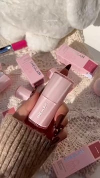 حمرة خدود وشفاه • ملمس ناعم • ثباتية عالية