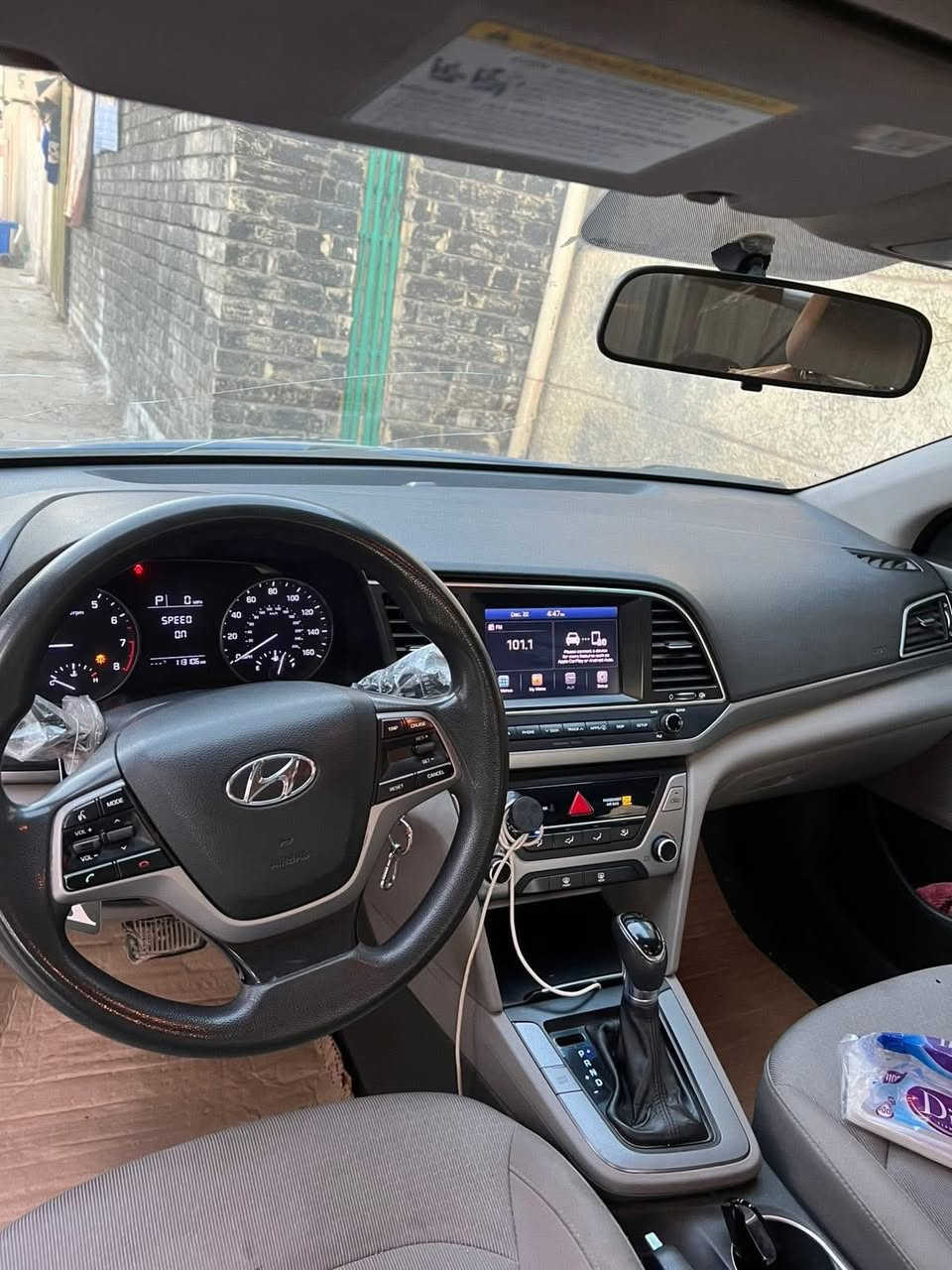 للبيـــــ2017ــــع
سلام عليكم 
النترا وارد امريكي 
ضرر جاملق خلفي باامريكا وبلعراق ضرر موجود بالسونار
الباقي كفاله
مكينه 2.0 
كيرAT
تبريد كامل  جديد
ماشيه 180ميل
3 مودات قياده
مثبت سرعه
شاشه لمس
تخم تاير جديد
صدر جديد
مقاعد قماش
جامه جديده خلفيه
باتري جديد

التفاصيل اكـــثر خاص 
او واتس اب***********
