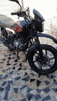 سلام عليكم شباب بوكسر موديل 23 جبلي بدون ارواق مكفوله من كلشي كير محرك مكفول من تنقيص وصوت ومكفوله من حادث كهربائيات كلها شغاله سلف هندر تايرات امامي خلفي عالي دراجه نقصه فقط كلوب امامي. وخلفي سعره مليون و50االف وبيها مجال قليل مكان بغداد شعب ***********
