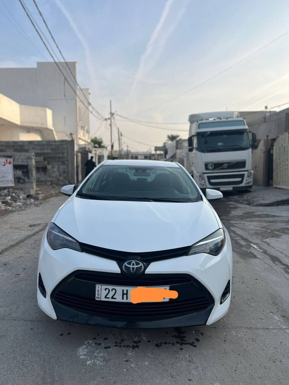 سلام عليكم كورلا موديل 2017 رقم أربيل دولي سنوية رقم هزة كله جديد مواصفاتL بدون صبغ  جاملغ وباب طرف السكن امبدل ابلادي بدون دواخل بدون ارباك رادار حجر صالصنه كله موجود محرك كير بالشرط ما مفتوح لا صرف ولا بخار  سياره بسمي لون ابيض ثلجي صدر أمامي خلفي جديد مكاني داخل كركوك 
سعر 152
*********** رقم موبايل كركوك, العراق
