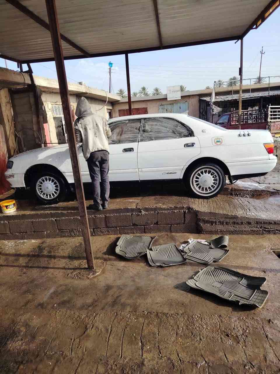 السلام عليكم ورحمة الله وبركاته بطه منفصل موديل 94 سياره جديده  السعر 60  تخم تاير الكشر كدامك فقط بيه بارد بجاملغ مال السايق  فول كهرباء اتصل ودلل *********** رقم صلاح الدين دولي سنويه
