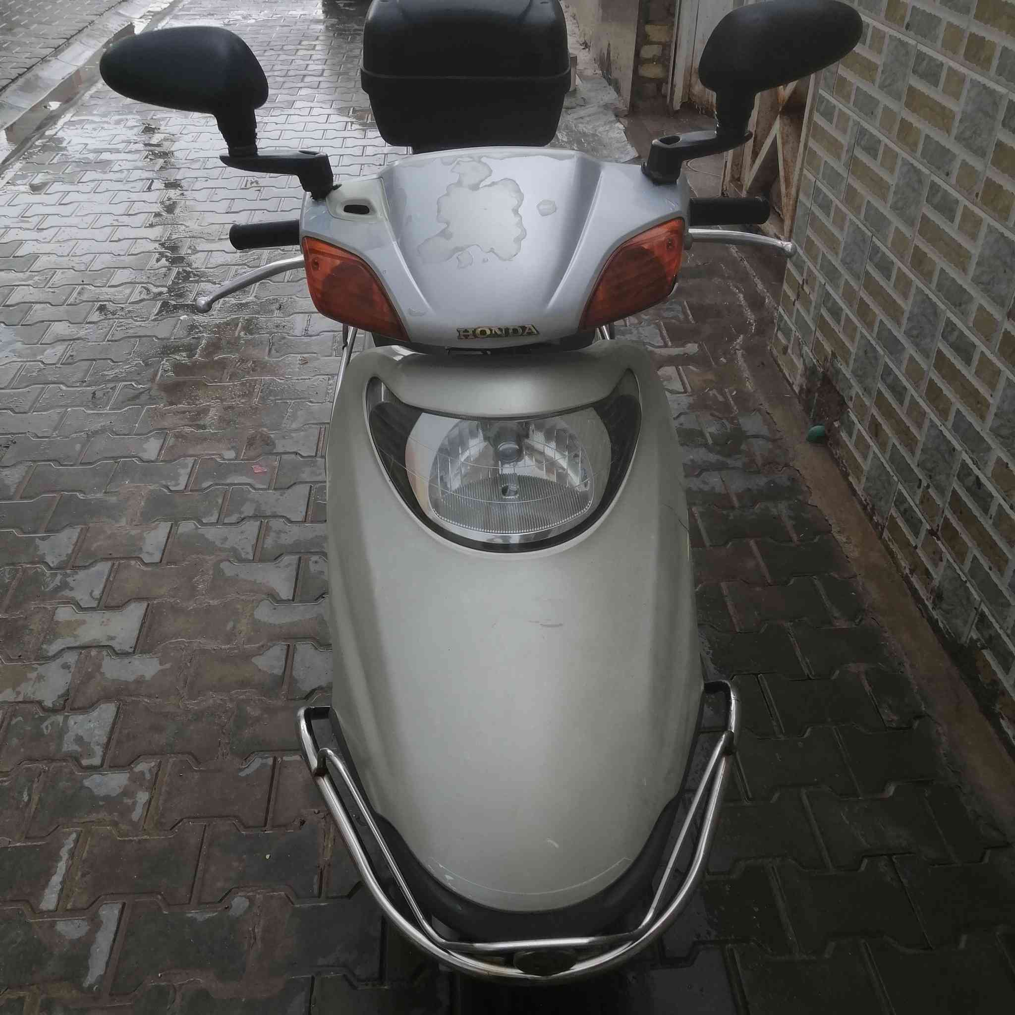 دراجه سبيسي للبيع لون رصاصي دراجه مكفوله منالطول للطول بشرط محرك جديد مامفتوح دراجه  اي نقص مابيه المكان كوت التواصل على هاذ الرقم ***********
