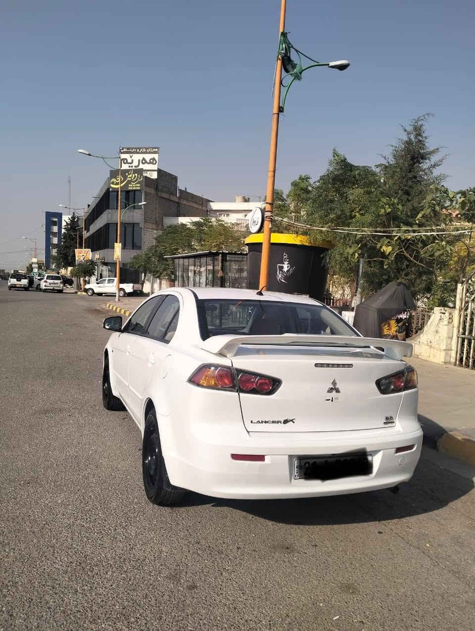 لانسەر 2017
مەکینە 20ی مەرغوب 
خلیجی ناو زەرد 
150,000 کم ڕۆشتووە
دەرگای دوای سایەق پەمپە
مەکینە و گێڕ بێ کێشە و بە شەرت
ماڵی دۆستە و تا بڵێی پاک و خاوێنە
***********_***********
نرخی 125ومجال حلبجة, السليمانية
