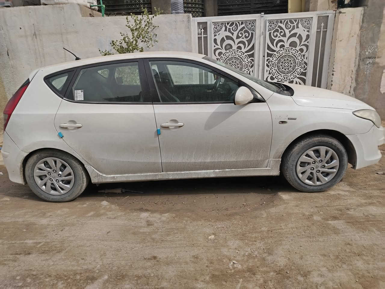 السلام عليكم سياره النترا هاشباك ٢٠١٢خليجي كير ومحرك وتبريد مكفولات بس بيها طخه بالجاملغ الأمامي اليمنه واليسرى وبيها بارد السعر ٨٥وبيها مجال بسيط رقم الهاتف ***********
