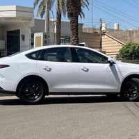 عيني عندي هاي بي واي دي اخذته. جديدة وهسه مستعجل..علبيعتة عليه عندي عم...