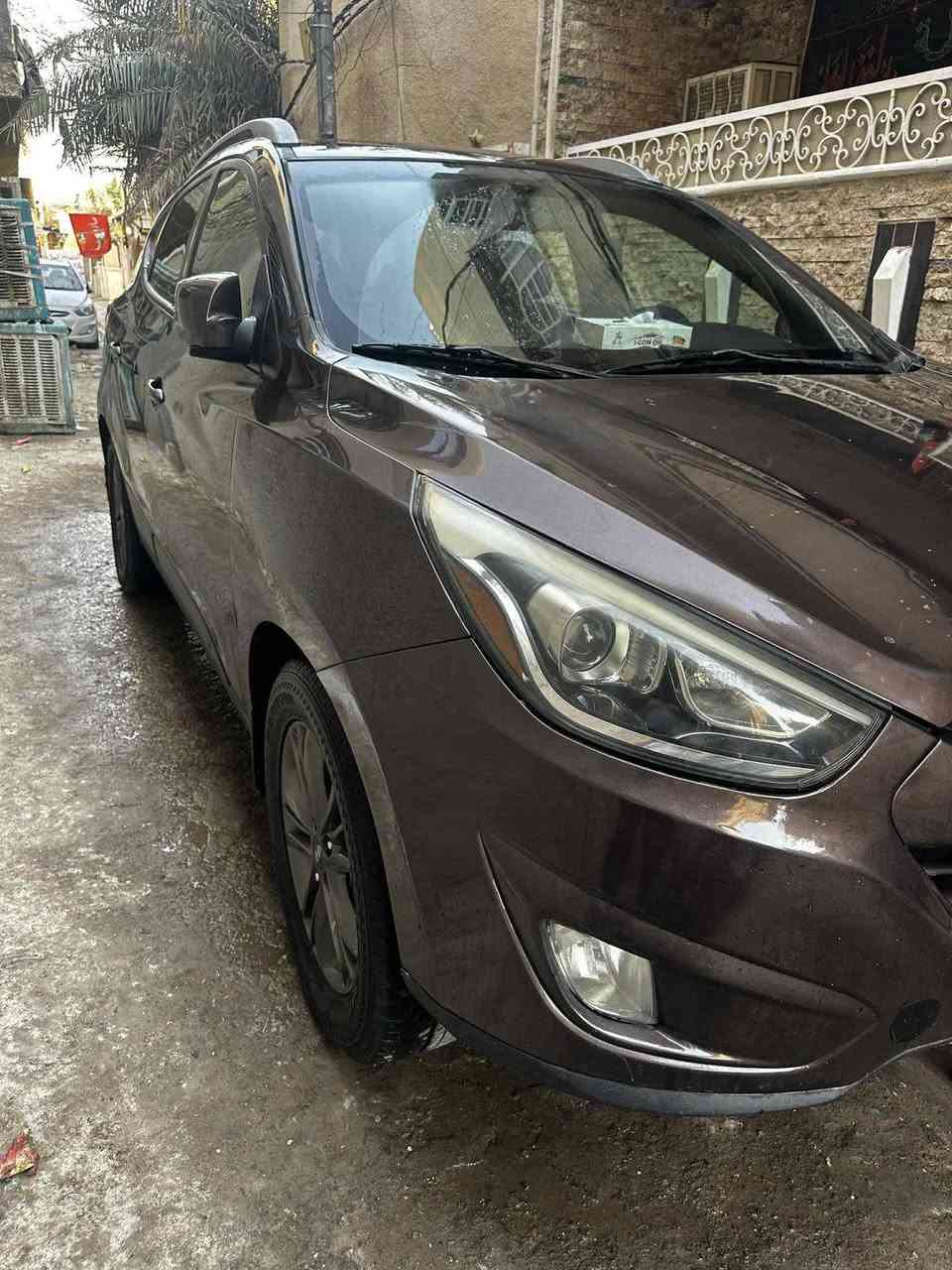 توسان موديل ٢٠١٤ امريكي حادثة فقط
بنيد هوه نفسه مصبوغ ولباقي مكفول رقم بغداد الجديد 
الكشنات جلد تتفه بل اكشن الأمامي كامره خلفيه بلاديه
تبريد قطعتين غاز وبنزين سعر ١٣٣ وبيه مجال قليل ***********
