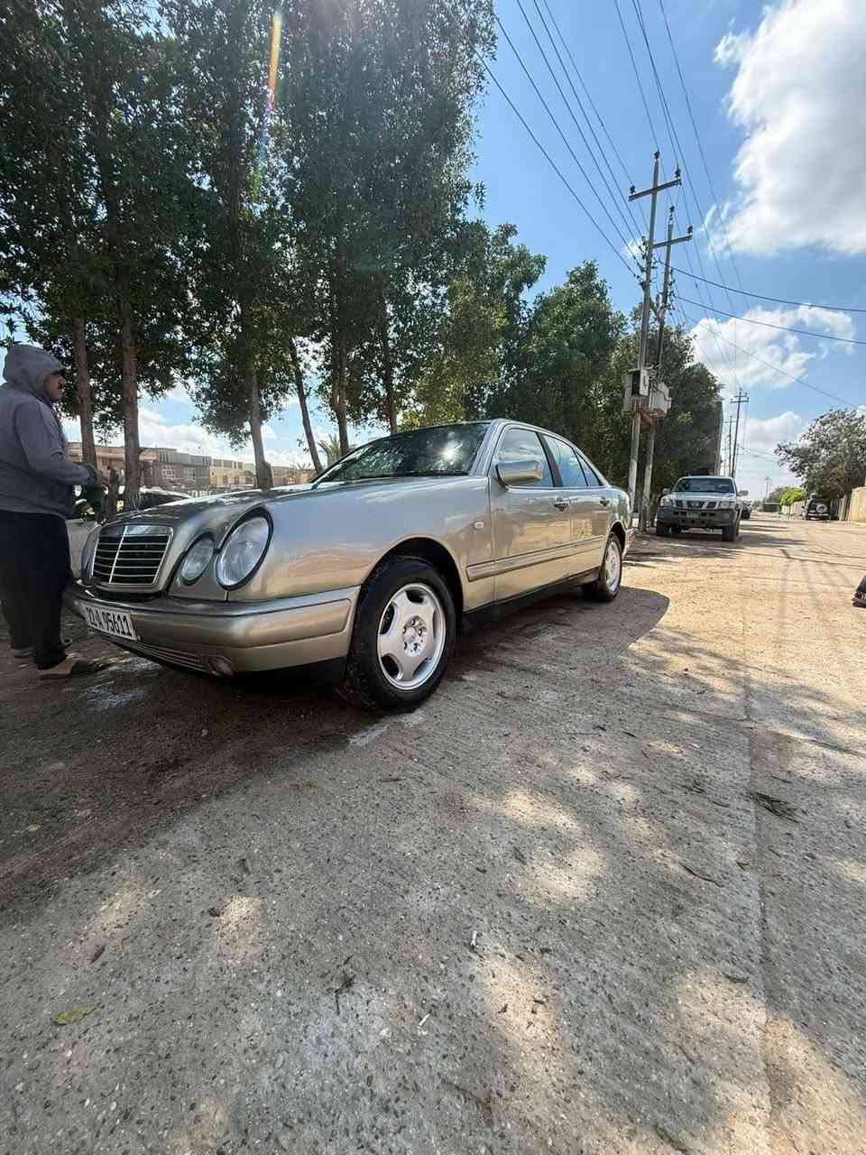 سلام عليكم سياره للبيع نواع مرسيدس ام عيون موديل 95سعر 75بها مجال واي استفسار اتصل على رقم ***********
