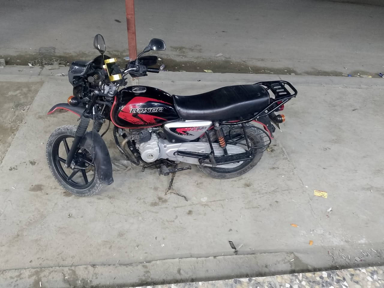 السلام عليكم دراجة بوكسر 2023مرقم بيهة عطرة بتانكي مبينة بصورة الدراجة ما مفتوحة مكاني بغداد حي اور ***********السعر 2250
