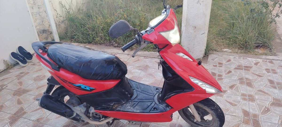 ماكس مضلع للبيع
المكينة بلادي لا مفتوح و لا مصلح مشتريها مال رمبة
السعر 600 بي مجال  للشراي
للتواصل خاص أو ***********
