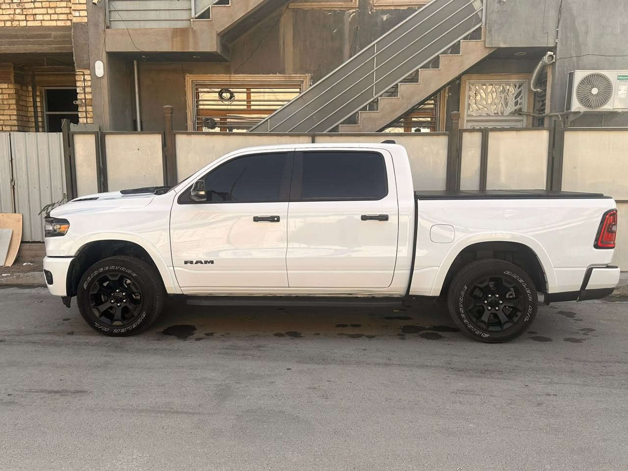 السلام عليكم
رام 2025 بك هورن السعر - 410
باب جبير بدي قصير المرغوب 

تشغيل عن بعد واطفاء

شاشه تسلا

رادارات اماميه خلفيه 

نقاط عمياء جانبية

دوسات بانزين وبريك متحركة

سلايد كشنات كنتارا

الكشنات تحكم كهربائي

باب خلفية كهربائية

تدفئة وتبريد كشنات امامي مع تدفئة كشنات خلفي مع تدفئة

ستيرن

Alpine 12-نظام صوتي

نظام تحديد المسار
مرايه جانبي وسط تعتيم

full led 16 -لايت

نظام دفع رباعي 4X4 مع نظام دفع ثنائي خلفي 4x2

aux/usb/Bluetooth/apple النظام الصوتي يحتوي

car play/android auto

اربع وضعيات للقياده سبورت/نورمال/سنو الثلجية/اوف رود

حساسات امامي خلفي

-ميموري كشنات

-محرك V6 3.0 تون تيربو 420 حصان

-ماشيه سياره 17mil الف
- كير 8

- نظام ترحيب

- مري شفط

اوتو ستوب

رقم تليفون - *********** السياره رقم بصره بسمي مرقمه بكانون الأول 25
