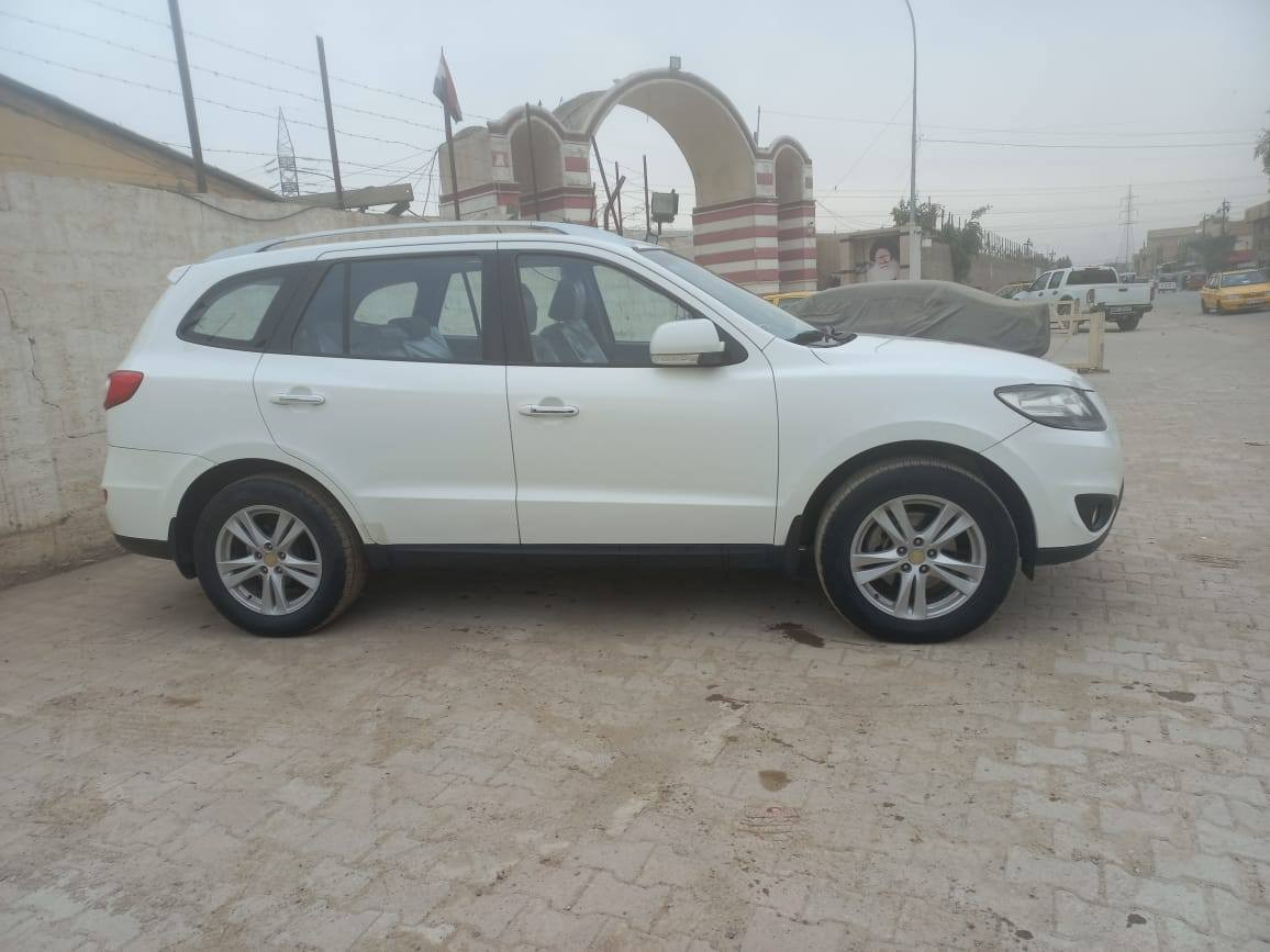 سلام عليكم سنتافيه موديل 2011 كامل. مواصفات الرقم بغداد والعنوان بغداد السياره بسمي سنويه جديده والرقم انكليزي جديد تحويل ثاني يوم السعر 160 وبيه مجال الرقم ***********
