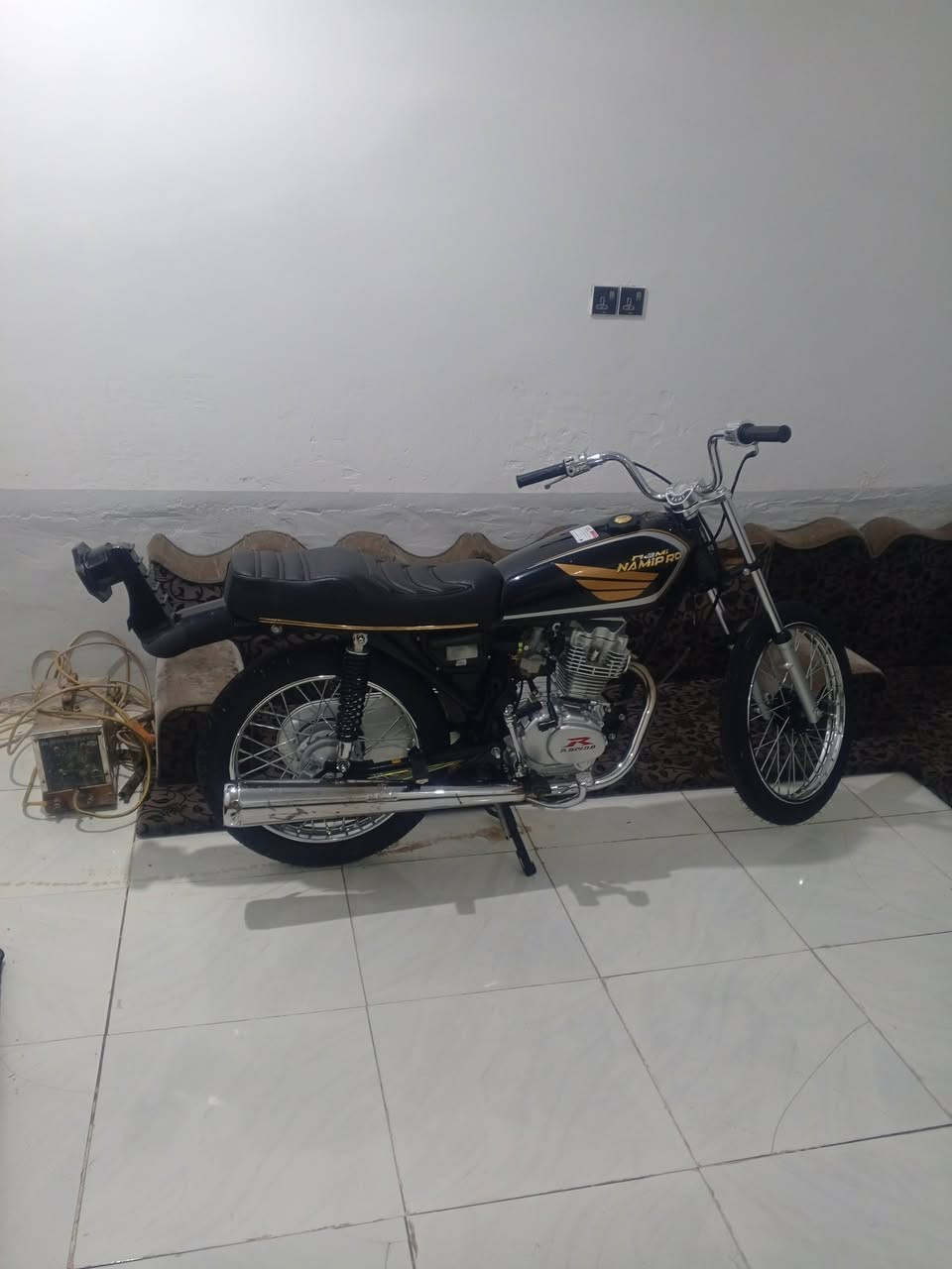 للبيع اوراق سكنر شاصي 26 صارله شهر من عمرته سعر 700 غراض كله اصلي ***********
