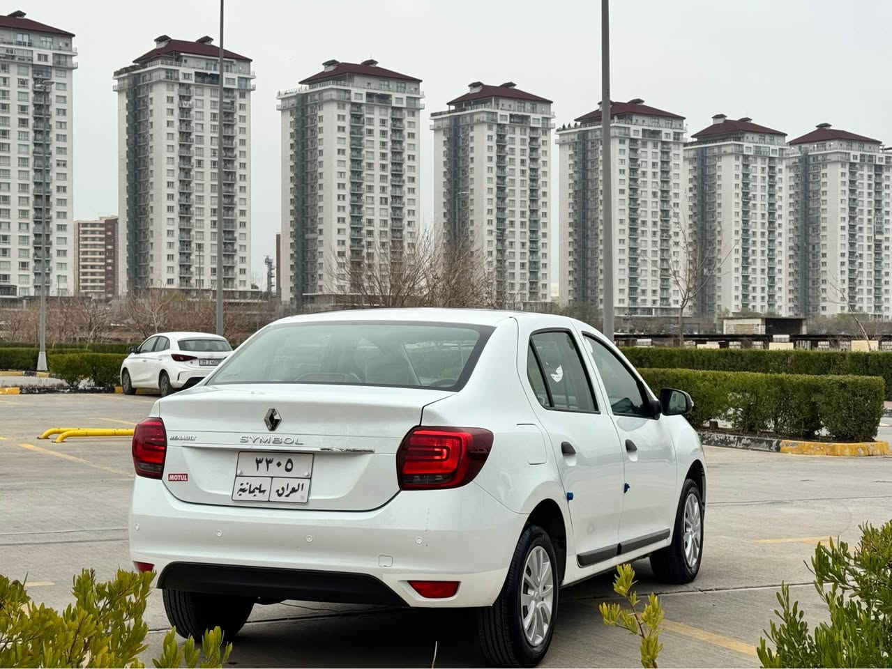 ‏بسم الله الرحمن الرحيم

ڕینۆی سیمبول ٢٠٢٠ بێ بۆیاخ و تەرزە و سارد ٦١٠٠٠کم ڕۆیشتوە سفری ئێرەیەو دوو سویچی لەگەڵدایە سەیارەکە زۆر پاکەو بێ مەسرەفە گێڕو مەکینە تەبرید بەشەرت پاتری و تایەی تازەی لەسەرە سەنەوی بەسەرە چووە و تەحویل و غەرامەی بەشەرتە و ڕەقەمی لەگەڵ نیە لەکاتی تەحویل ڕەقەمێکی تازەت دەدرێتێ، نرخی ٩٤ گەڵایەو مەجالێکی کەم 
ژ.م:-*********** السليمانية, العراق
