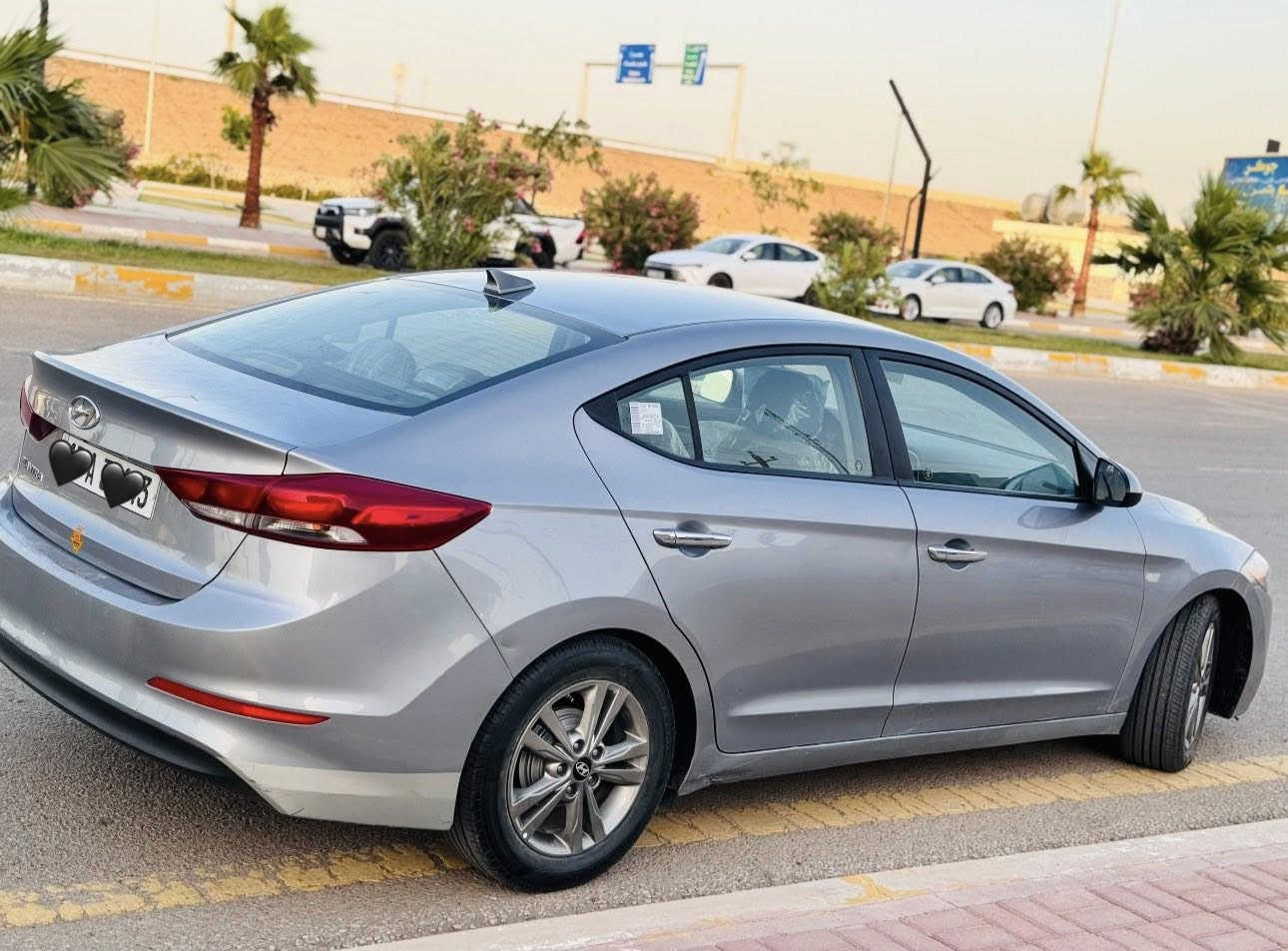 السلام عليكم 
مراوس حسب قناعه 
وذا كورلا 2023 وفوك بعد احسن

النترا 2017 
وارد امريكي
محرك 2000 دوش 
بيه فقط بنيد صبغ بدون دواخل وباقي كفاله
محرك وكير خير من الله شرط لا تبخير ولا تنقيص
صدر وتاير كله جديد اي نقص مابيه 
مكانه الفلوجه 
السعر 123 وبيه مجال بسيط
***********
