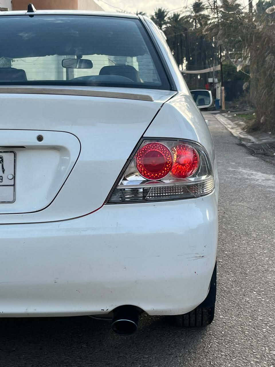 السلام عليكم لانسر 2011
رقم ديالى تحويل ثاني يوم سنوية بعد شهر وتنفذ 
بيهة طخة بالجاملغ الامامي بدون دواخل وبيهة صبغ قطعتين والسونار بالمنشور 
كير ومكينه مكفولات مكينة 1600
لايت زنون عالي ناصي 
سنتر لوك بصمة 
صدر امامي خلفي مكفول 
تبريد تدفئة خير من الله 
تخم تاير جديد 
 داخل رصاصي جديد 
السعر ((80)) وبيهة مجال 
مكاني ديالى بعقوبة خرنابات 
***********
