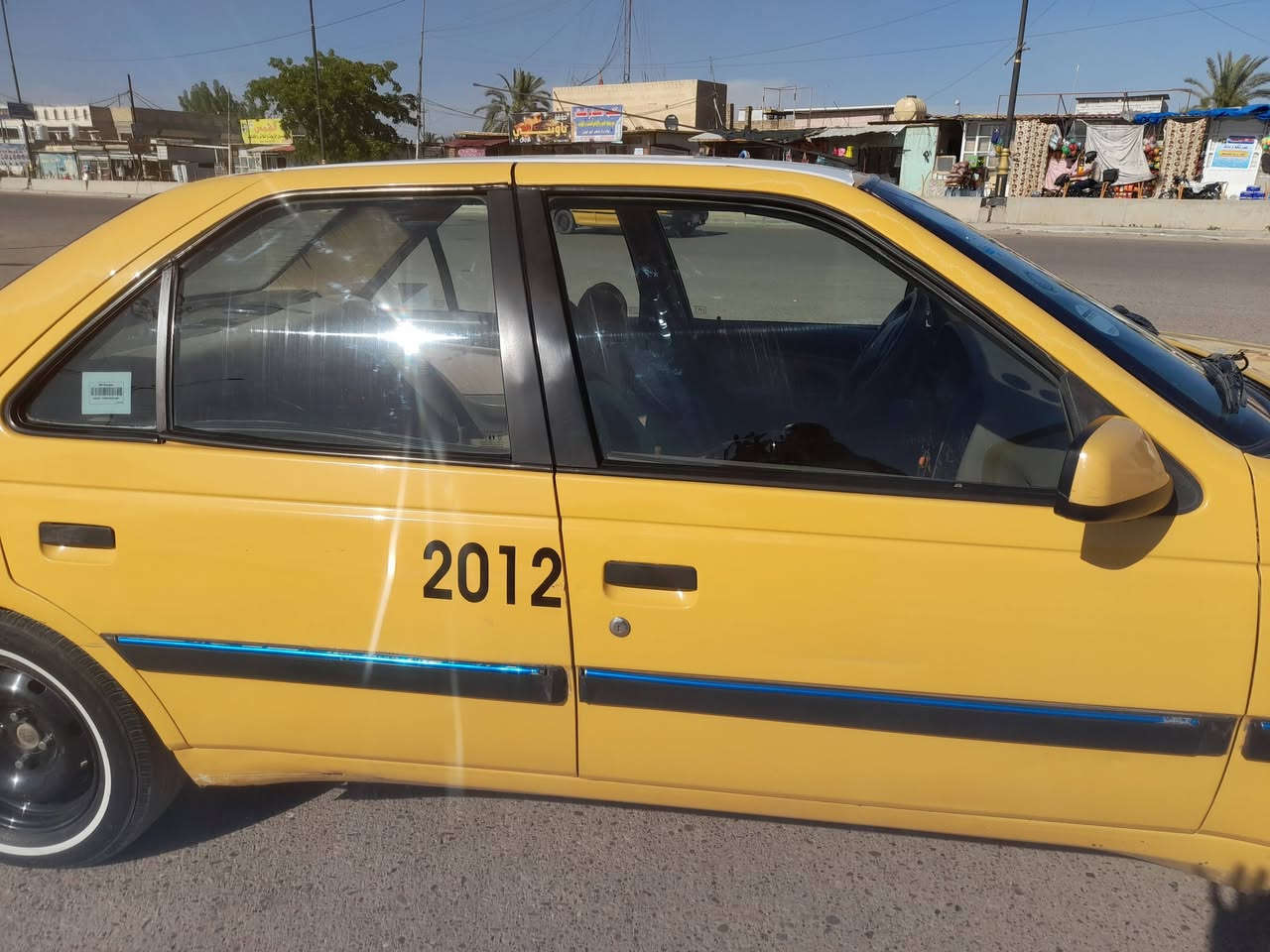 السلام عليكم بيجو لميس ١٢بلاديه مصفره هيئه وغرامات سياره كاعده خير من الله نقصها بطاين بوب السعر ٣٧وبيها مجال مكاني بغداد الرقم ***********تبريد ثلج تخم تاير باتري جديد سلف جديد داينمو  جديد مكفوله من اي عيب شرعي سياره بأسمي غير متواجد ع النت
