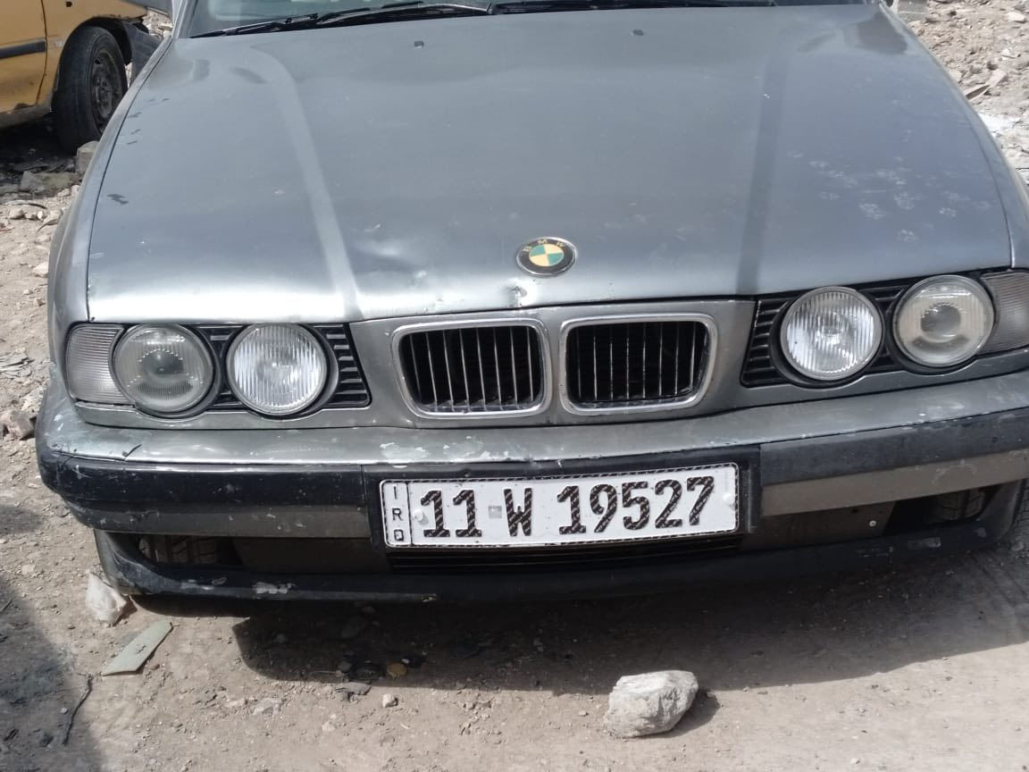 السلام عليكم بي ام 520للبيع مكينه وكير خيرمن الله صدر خلفي امامي جديد كهربائيات كله شغاله تخم تاير جديد نقص  تبريد فقط مكان الشعله ***********السعر45بيه مجال
