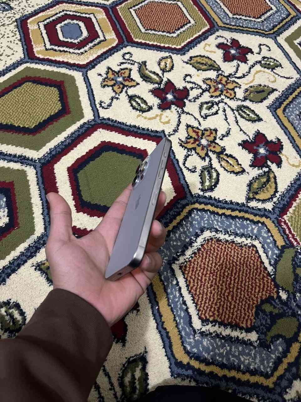 ايفون 15 برو ماكس
ذ256 
ب87 
مستبدل شاشة 
سعر 690 قفل 
متحصل هيج سعر بالسوك 
***********
