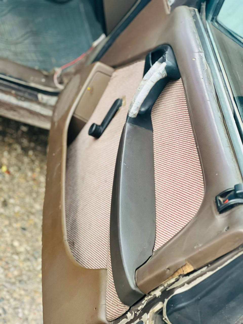 سەرتا بە ناووی خوای گەوە رە
ئەم سەیارە یە بۆ فرۆشتن مەکینە ـ20گێر عادی تازەمەکینەی بۆ گۆراوە مەکینەی سفرە گێر بە شە رت ئارم پلاستیک سلێمانیە فڵچەو گەرمی لایتو بەگ لایت هەموی ئیشە کا تەسجیلو مکەبەری مە زبوتە بێکێشەیە هەمو گیانی ئیشە کا *********** السليمانية, العراق
