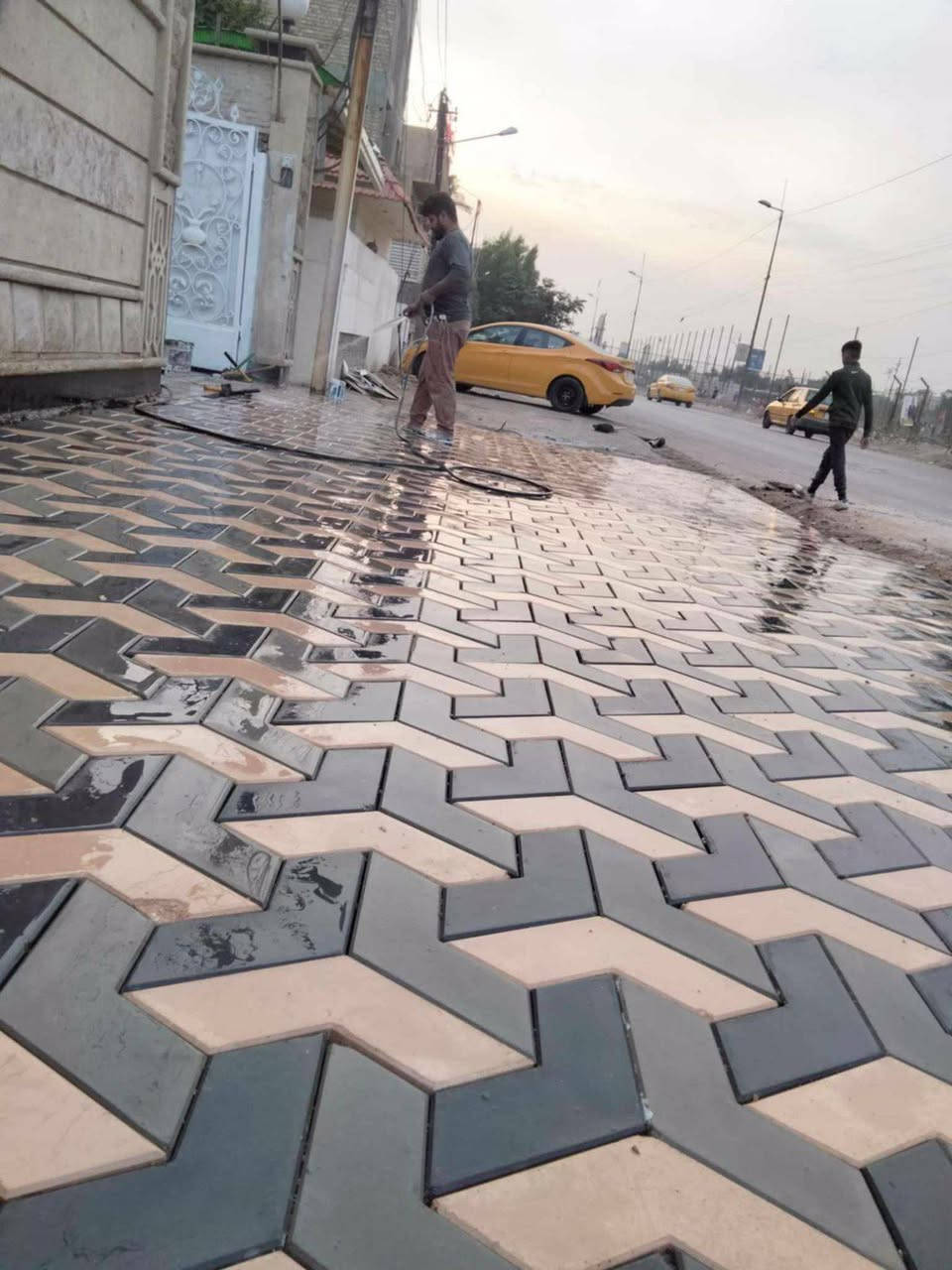 ‏جميع انواع #مقرنص  بأشكال مختلفه
‏يستخدم لكراج السيارات المنازل و الابنية و #لارصفة #الشوارع و لمماشي الحدائق و #المتنزهات 
‏
‏1️⃣ #ناجح في جميع الفحوصات المختبرية 
‏
‏3️⃣ #يتوفر بعدة الوان 
‏
‏4️⃣ #مقاومة انضغاط عالية 
‏
‏5️⃣ #مقاوم لرطوبة و الاملاح 
‏
‏🔴 تتوفر خدمة توصيل لجميع #محافظات العراق 🚛
‏
‏🔴 يتوفر ايضا كادر تنفيذ بدقة و مهارة #عالية 👷🏻‍♂️
‏
‏لطلب او الاستفسار يرجى مراسلة الصفحة او #الاتصال على رقم  ***********
