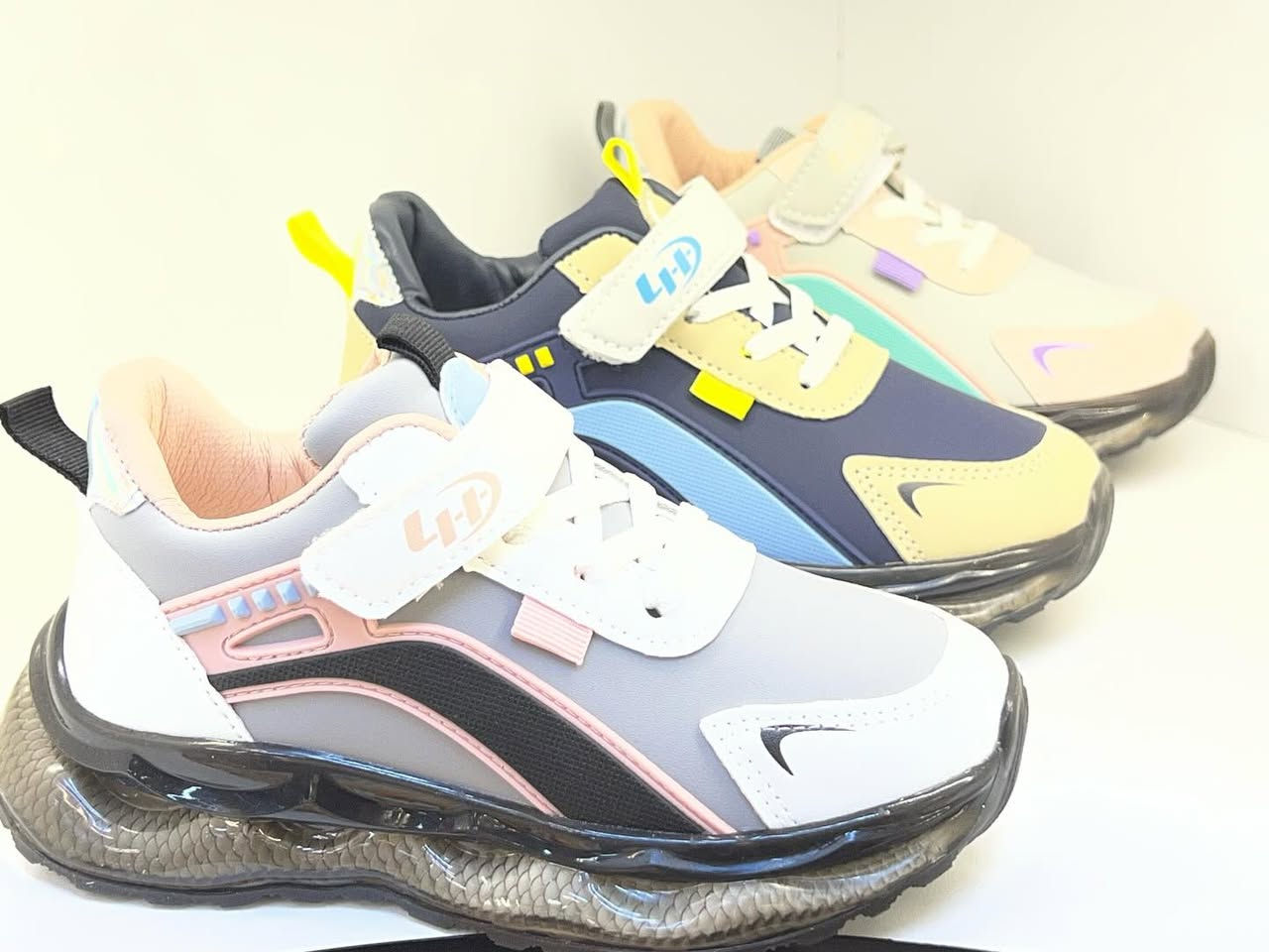 تران شوز أوروبي للأطفال ✨
موديل كلش حلو ومميز مناسب للولادي والبناتي 👟💙💗

✅ الوزن صفر (خفيف جداً)
✅ القاعدة طبية لراحة الطفل
✅ قاعدة جلاتين مرنة وثابتة
✅ متوفر بـ 3 ألوان جميلة
✅ القياسات: 31 إلى 36

📍 العنوان: وسط كوت – شارع الأطباء – قرب د. علي ياسر
🚚 يوجد توصيل لجميع محافظات العراق


**إذا كنت صاحب هذا الإعلان وتريد حذفه لأي سبب، رجاءا أرسل رسالة إلى الدعم الفني**