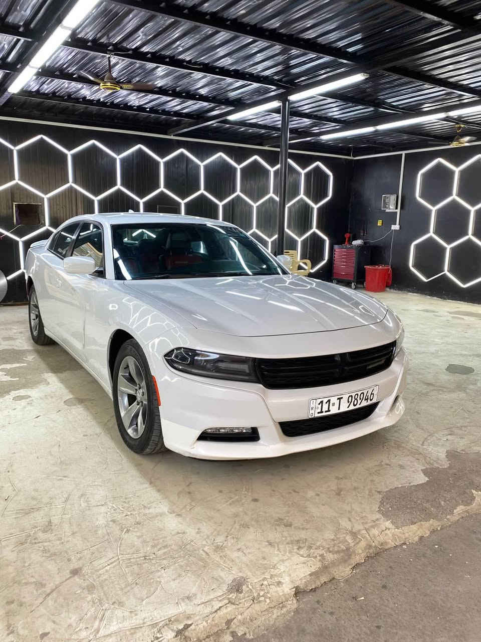 السلام عليكم
للبيع جارجر Sxt موديل 2018 كلين مكفولة كفالة عامة من الصبغ والتبديل والضربة والبارد السيارة جديدة و ما تتقارن بالمهجومات ماشيه 45m فقط السياره بأسمي السونار موجود 
موصفاتها
- تشغيل بصمة
-تو ويل 
-كراسي كهرباء
-مري هيتر
-كشنات جلد حار بارد
-شاشة كبيره كار بلي
-قطعتين تبريد
-تشغيل عن بعد
-تحكم ستيرن
-مكينة 6 سلندر 3600
-منضومة زنون
-سماعات الباين 
-كامرة+ حساس اصلي
-سبيرها + العدة ما مستخدمات
-تخم تايرات  جديد 
مكاني - ديالى- بعقوبه
السعر ٢٣٠ وبيه مجال للطيبين 
الاستفسار ‭***********
