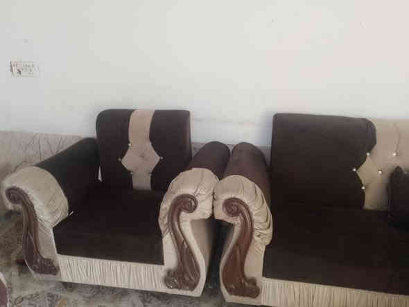 السلام عليكم تخم خفيف 4 قطع سعر 200 الف
ثلاجه شغاله ثلج 150 الف 
سبلت ميديا حار بارد انفيتر طن 400
سبلت رويال الرحماني حار بارد انفيتر 400
ثنينهن على 5 مراحل تحكم الميديا يبدي من المديا من 3 امبيرات يبرد ورويال من امبير ونص يبرد 
عنواني الشعب الديوان ماعندي خدمه توصيل 
اليحب يتصل ***********
