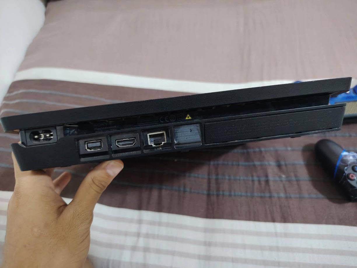 السلام عليكم 
جهاز PS4 سلم للبيع

ملحقاته كاملة كيبل اچ دی و جوستكات عدد 2 وحده اصلية باندل و وحده احترافية جهاز ما مفتوح لوك ستيكر نظام 13.50 راح ينزله تهكير

للتواصل واتساب : ***********

ب 250 و بي مجال
