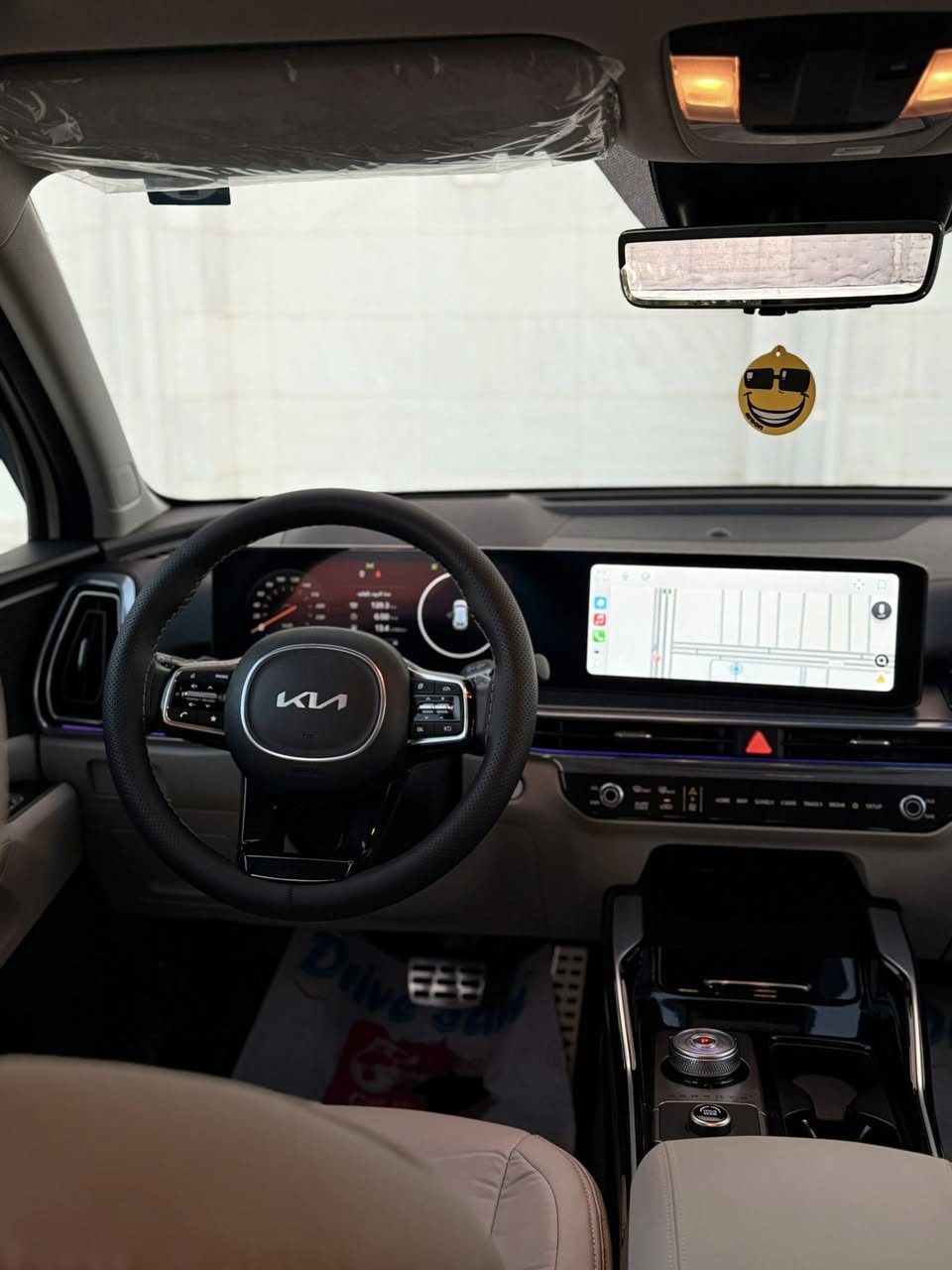 سلام عليكم شباب 
الحلال للبيع او المراوس حسب القناعة 
كيا سورنتو 2025 استلام زيرو خليجي 
ماشية 7 الاف كم فقط
رقم بغداد انكليزي تحويل ثاني يوم 
مكينة ستة سلندر 
سيارة كلها زيرو 
سيارة فول 1/1 عدا بانوراما وكامرة الاماميه
المواصفات :- 
ويل ٢٠ 
بصمة تشغيل وابواب وجنطة
دبل كامرة 
داتاشو 
كشنات كهرباء 
كشنات الخلفيه قلاب كهرباء 
شاشة متصله
كير ماوس 
شفتات ستيرن 
تشغيل عن بعد 
حساسات 360 
ثلاث انظمة قياده 
شحن لاسلكي
منافذ تايبسي
بصمة عدد اثنين
جنطة كهرباء
بلوجكتر لد
مري شفط 
ترحيب 
لد مخفي متغير الاوان 
دمام بوس
سبعة راكب 
سبير ما نازل
الخ من المواصفات المعروفة …..
الاضافات :- 
تغليف كشنات اصلي جلد سعره 250 الاف 
كاعيات اصلية سورنتو سعره 150 الاف 
مطريات  اصلية مال وكالة 90$
سيارة استلام على ادينه زيرو 
السعر 333$ وبيها مجال بسيط للشراي 
مكان السيارة النجف الاشرف 
للاستفسار ***********
